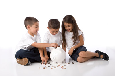 teaching-kids-to-count-money_A-Kids-Piggy-Bank_400w