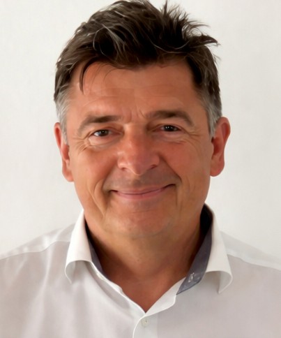 Dani-Csaba tanácsadó, ügyvezető